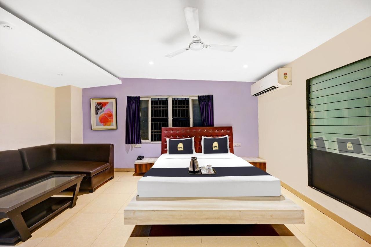 Hotel Townhouse Oak Pentagon Residency à Bhubaneswar Extérieur photo
