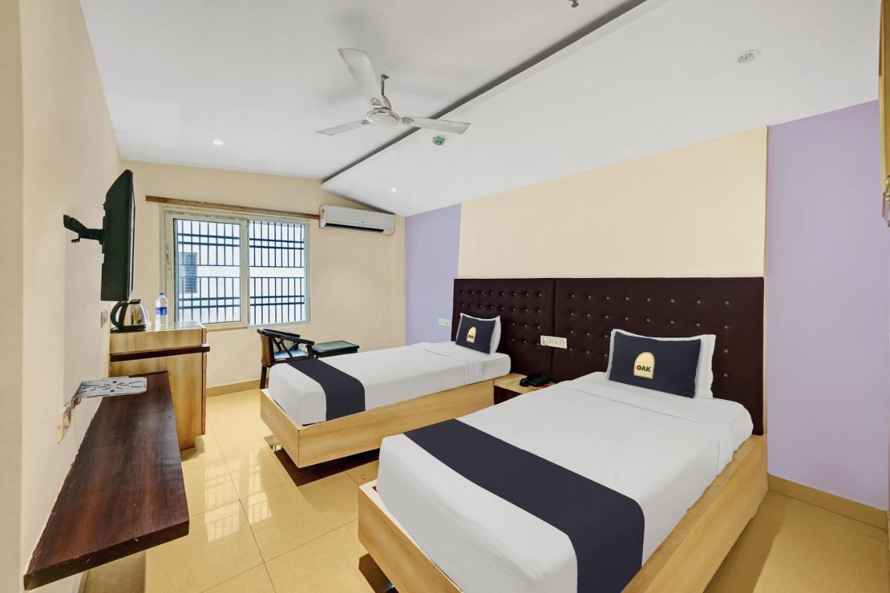 Hotel Townhouse Oak Pentagon Residency à Bhubaneswar Extérieur photo