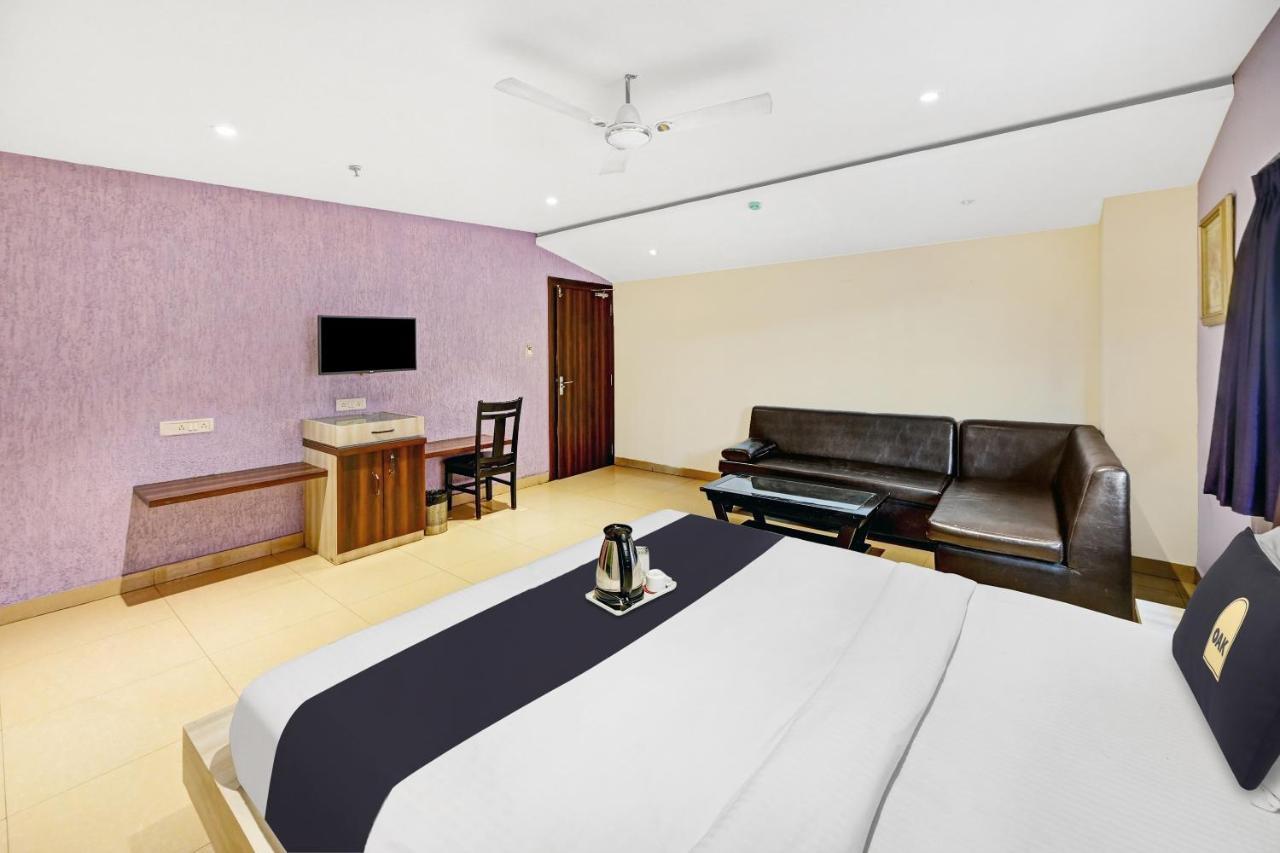 Hotel Townhouse Oak Pentagon Residency à Bhubaneswar Extérieur photo