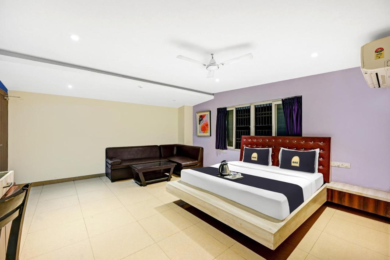 Hotel Townhouse Oak Pentagon Residency à Bhubaneswar Extérieur photo