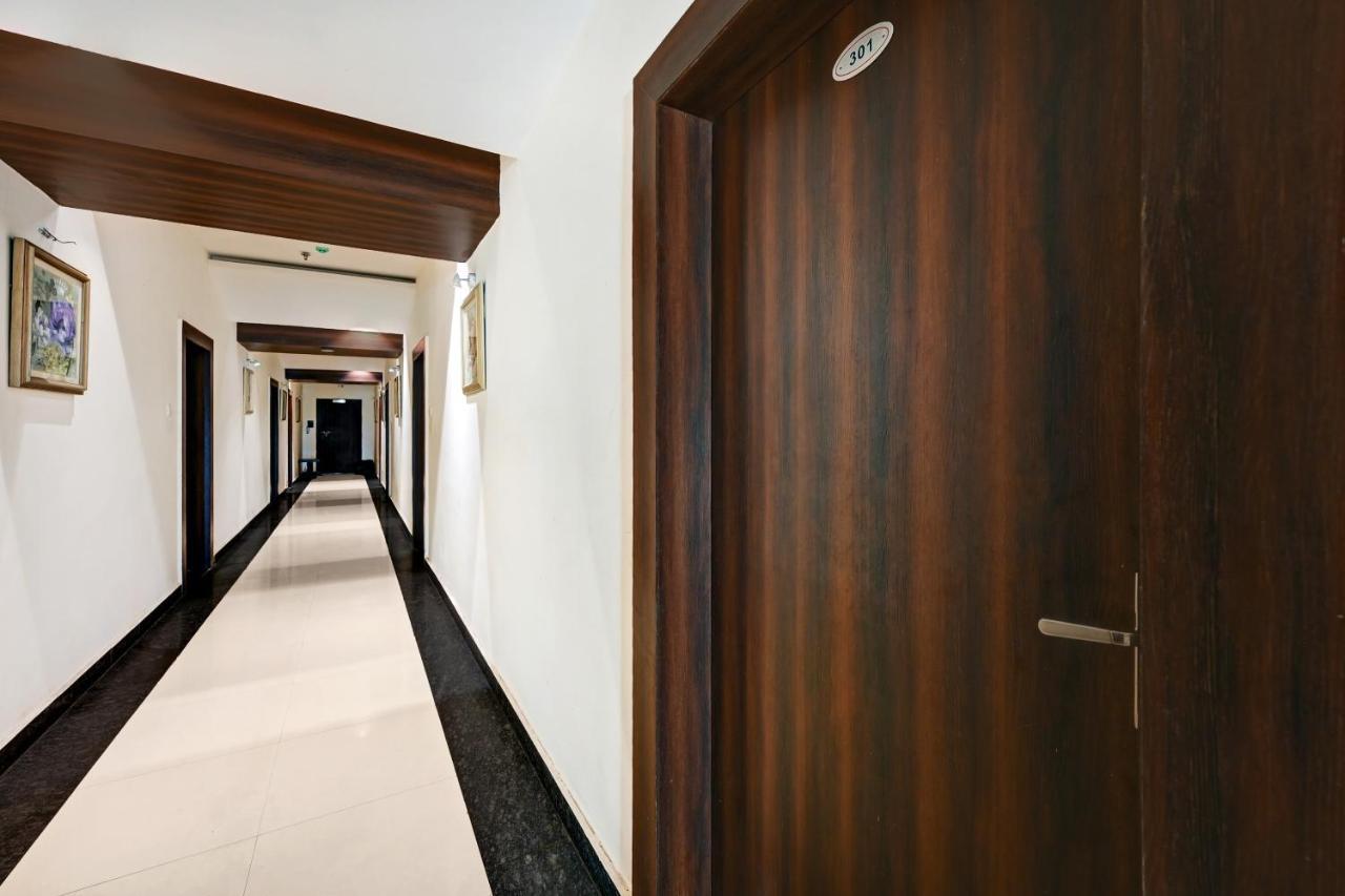 Hotel Townhouse Oak Pentagon Residency à Bhubaneswar Extérieur photo