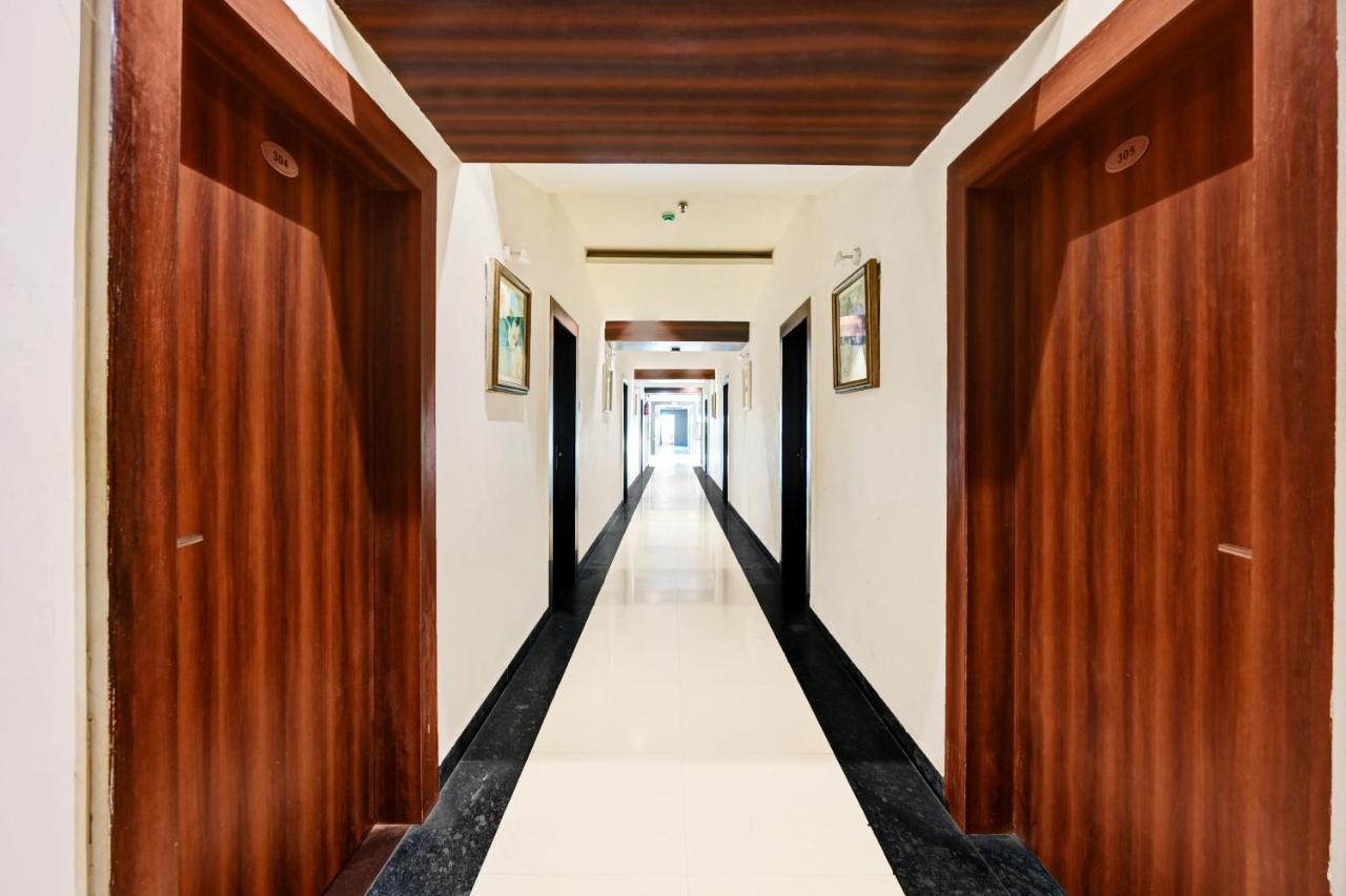 Hotel Townhouse Oak Pentagon Residency à Bhubaneswar Extérieur photo