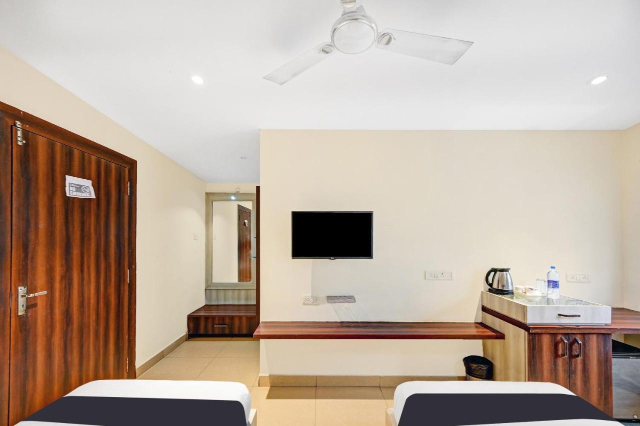 Hotel Townhouse Oak Pentagon Residency à Bhubaneswar Extérieur photo