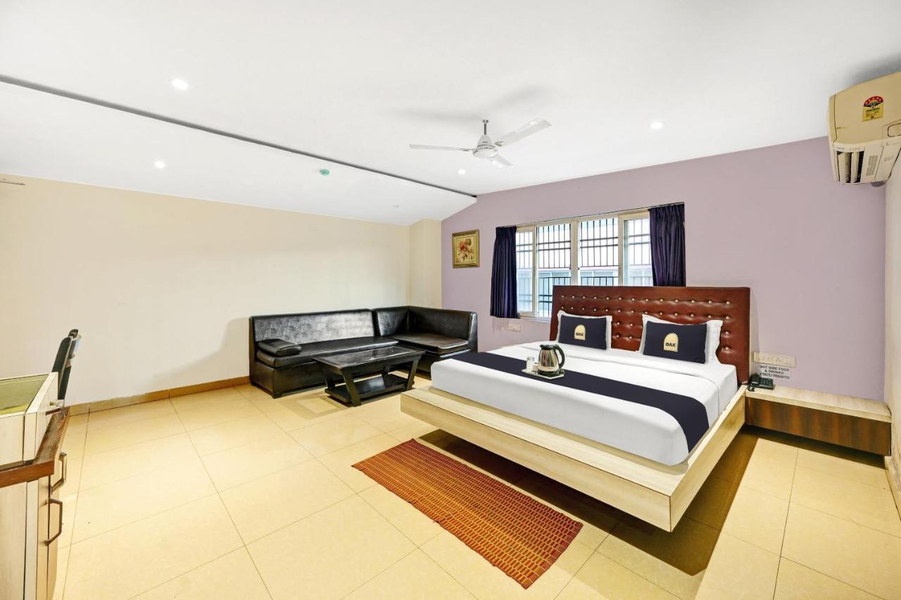 Hotel Townhouse Oak Pentagon Residency à Bhubaneswar Extérieur photo